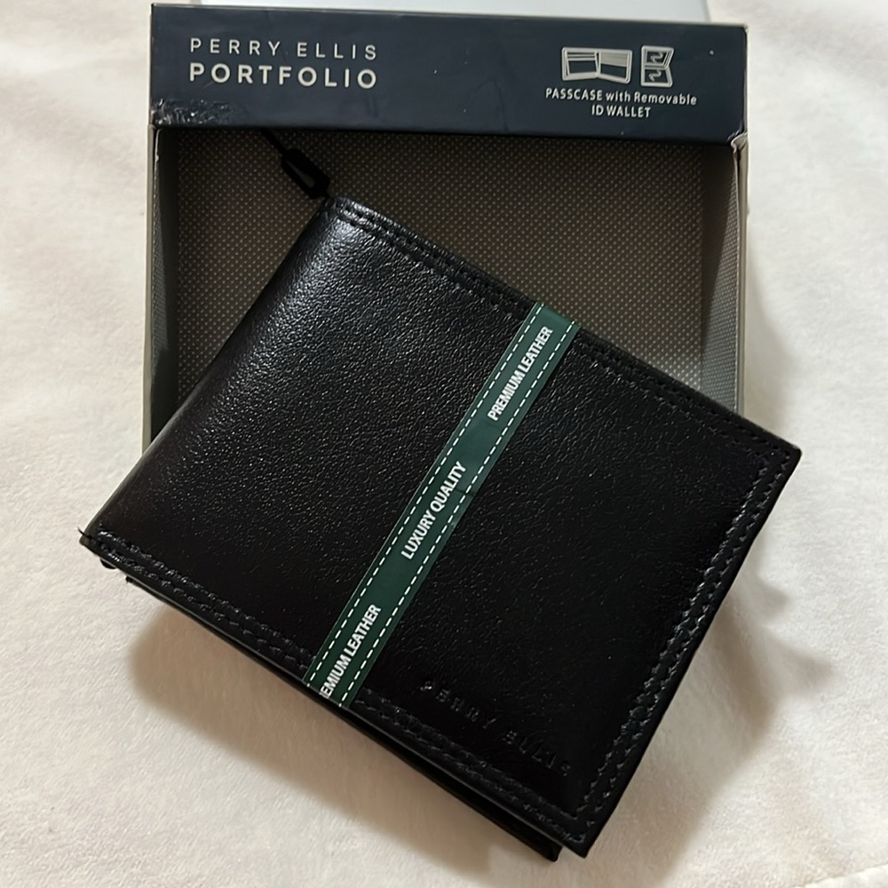 NWT Perry Ellis Black Leather Wallet